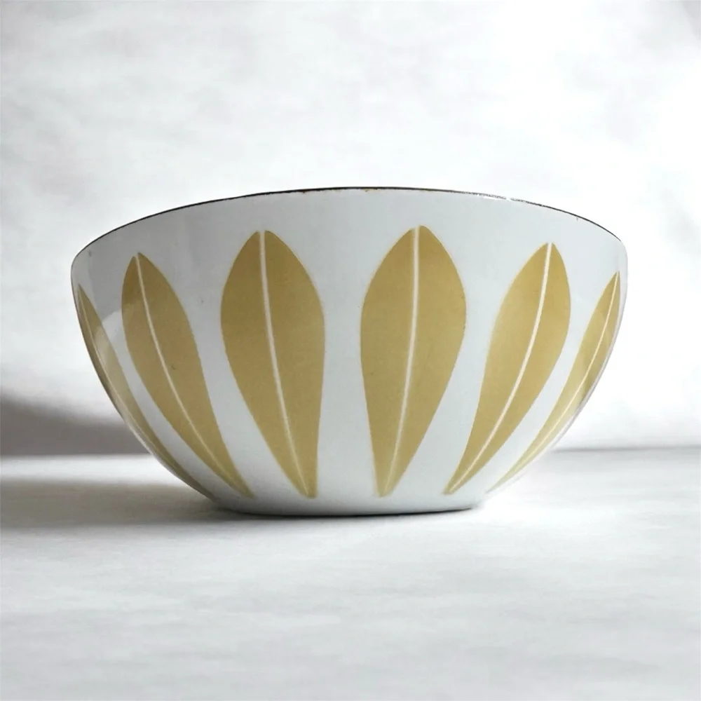 Vintage Cathrineholm Norway Enamelware 8″ Lotus Bowl  - Mustard Yellow & White - Picture 3 of 16